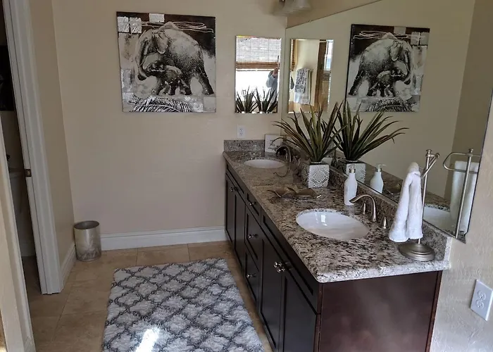 Mendoza Residence, Our Great & Spacious In Southern Mesa